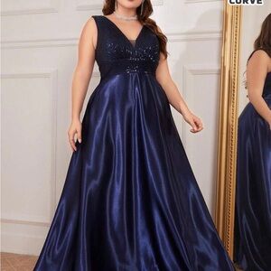 Elegant Navy Blue Evening Gown